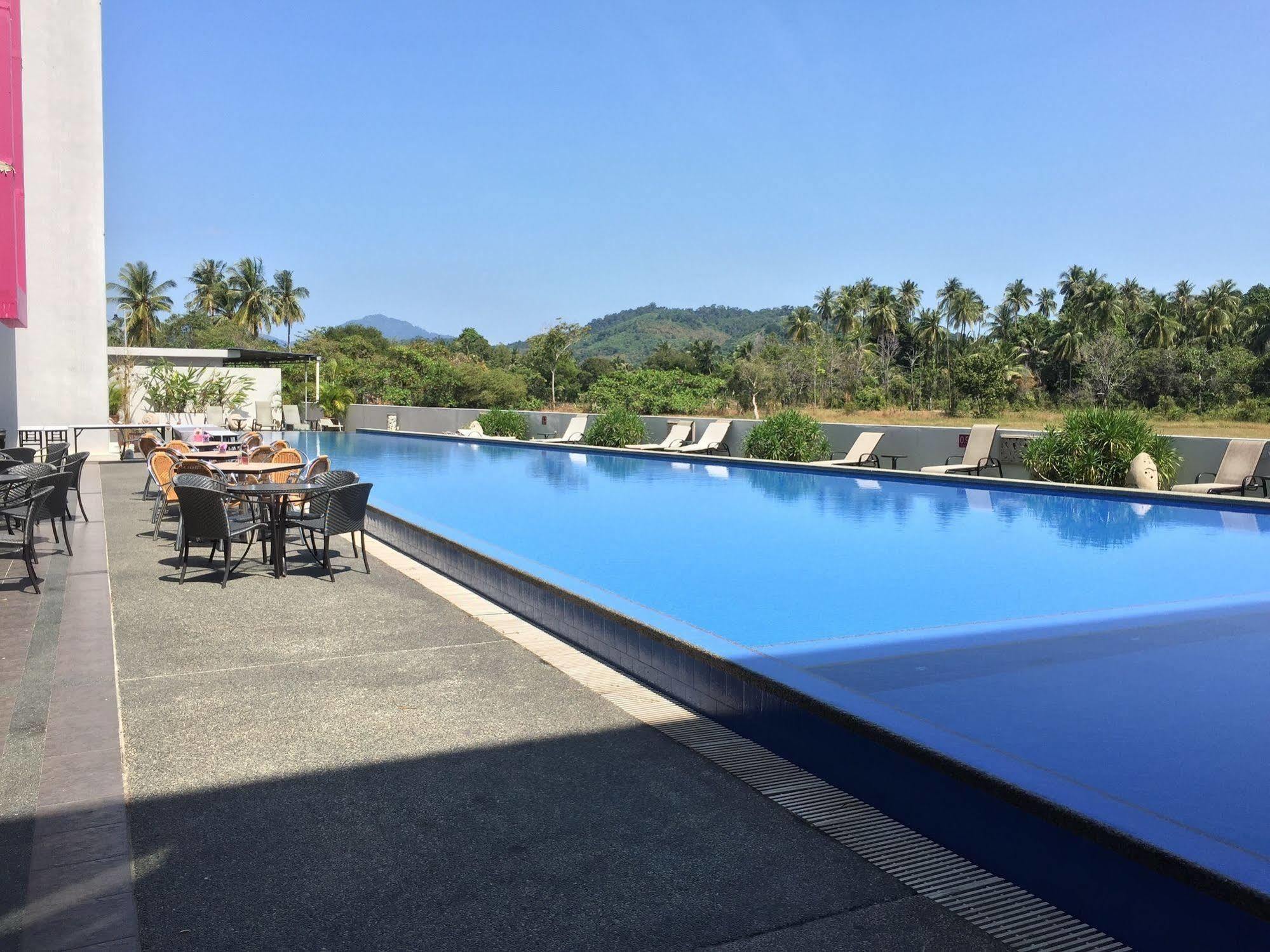 Favehotel Cenang Beach Langkawi Exterior photo