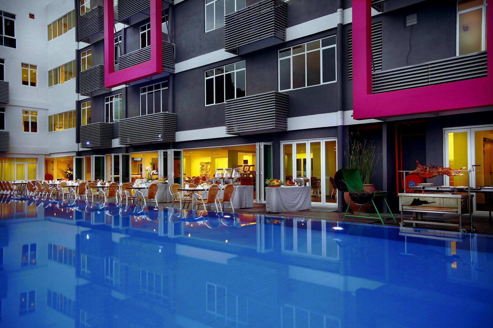 Favehotel Cenang Beach Langkawi Exterior photo